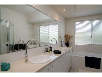16 Tingara Court, Tewantin
