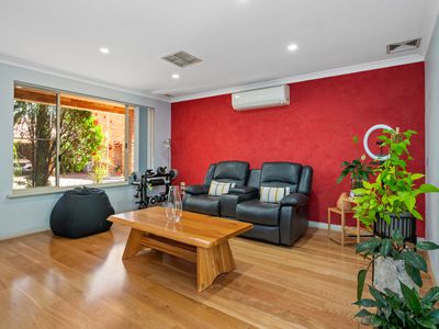 2 / 110 Collins Street, Piccadilly