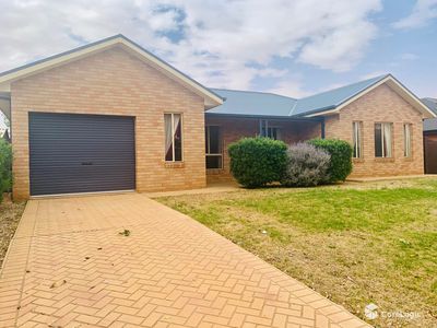 6 Lachlan Way, Dubbo