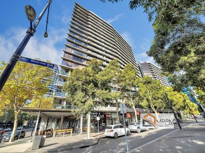 200 / 18 Waterview Walk, Docklands