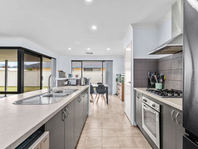 34 Limbee Glade, Huntingdale