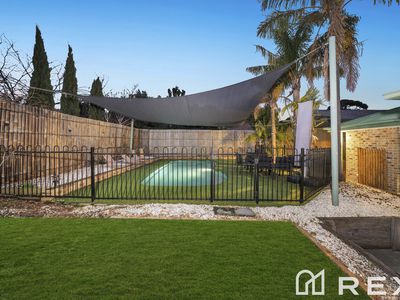 2 Andrew Court, Pakenham