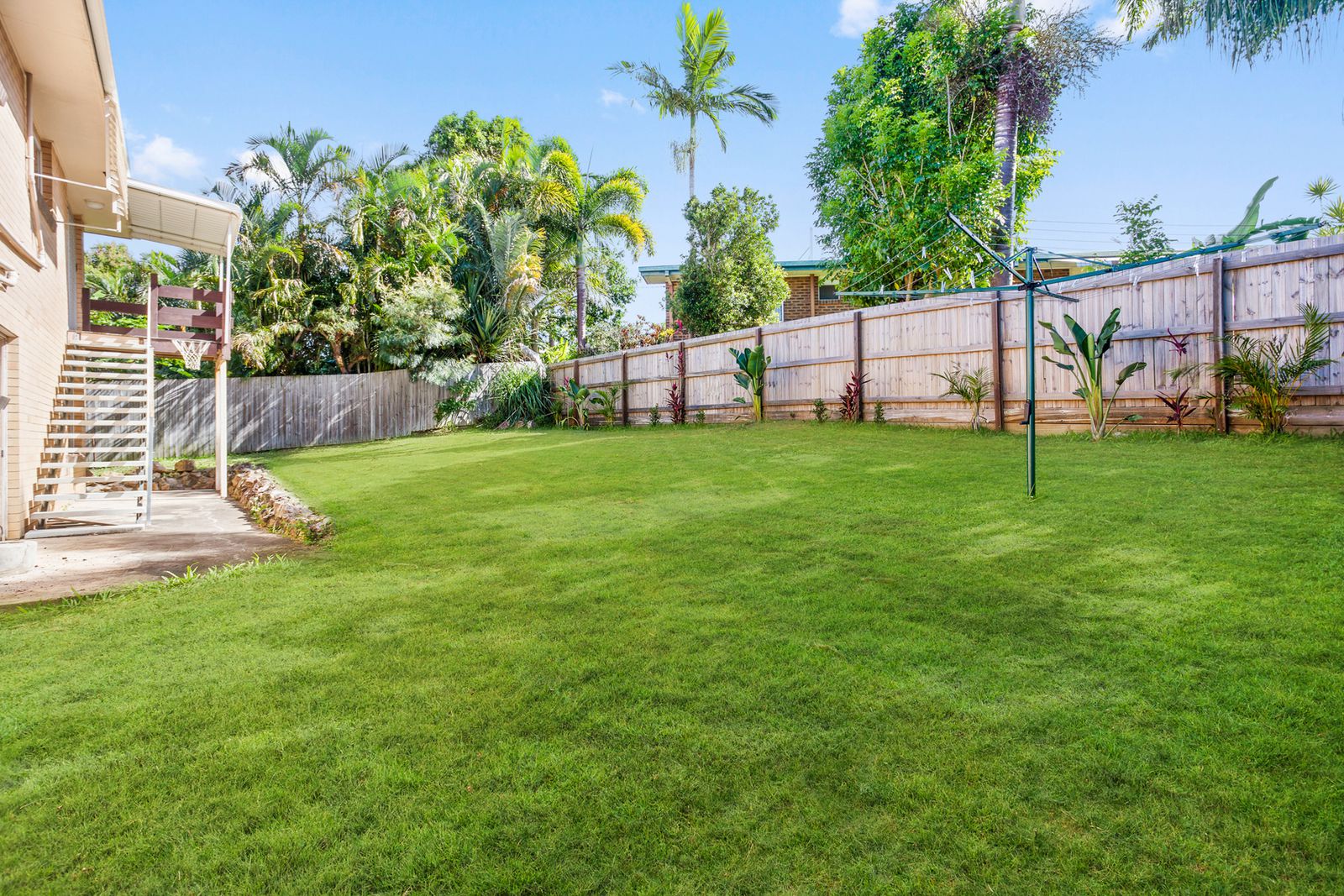 Photo 7 of 35, 1 Gemson Crescent, Moffat Beach