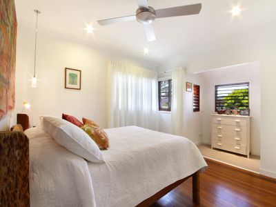 22 Anne, Kenilworth
