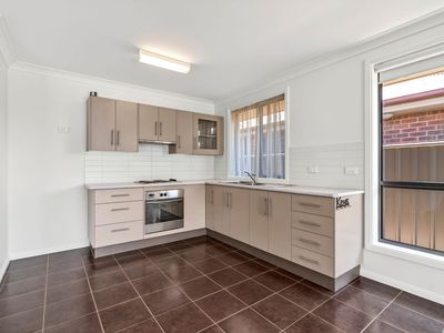 2 / 2 Holborow Street, Crookwell