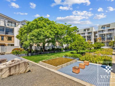 L210 / 8-10 Loveridge Street, Alexandria