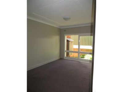 2 / 11 Bourke Street, North Wollongong