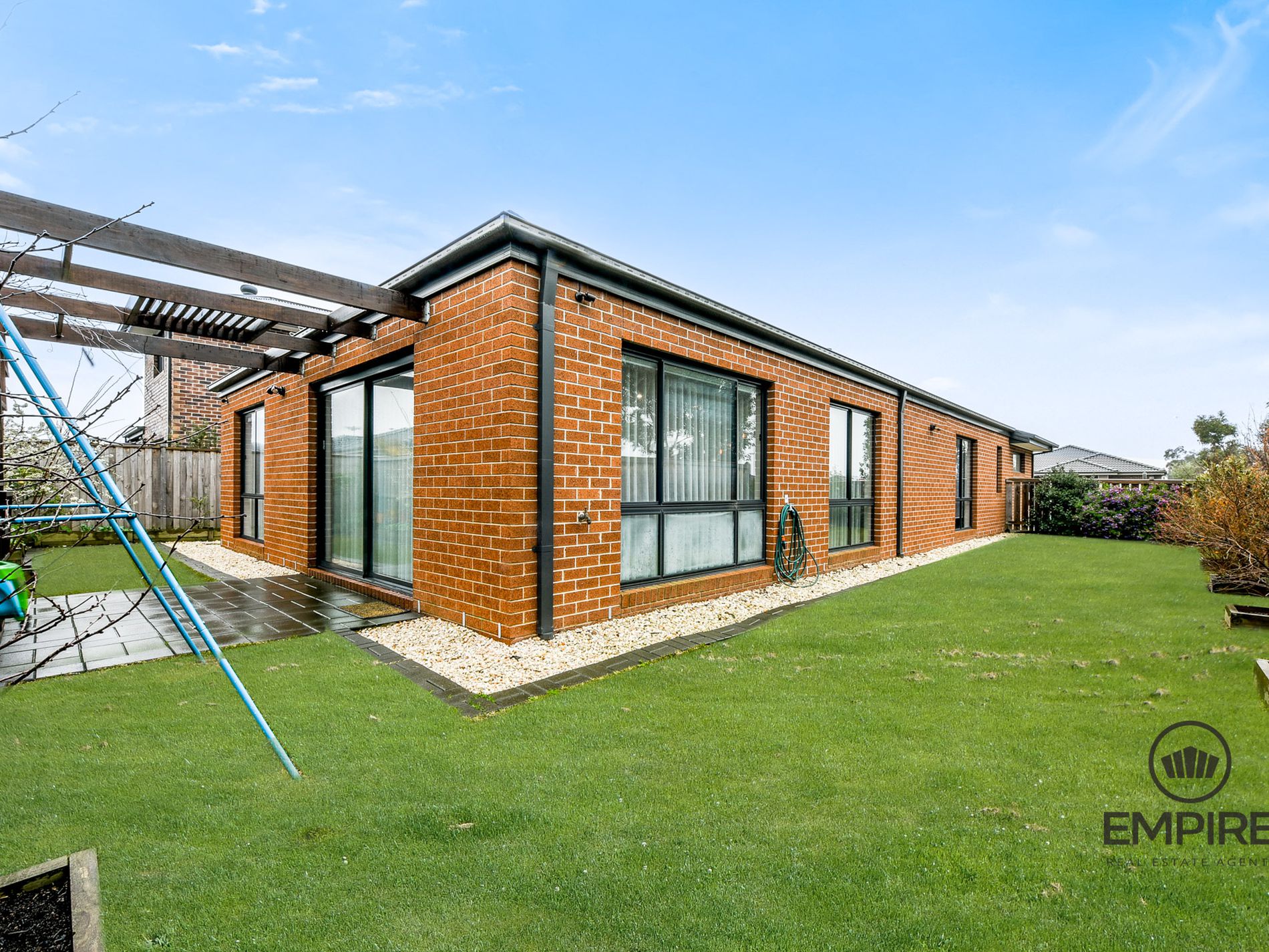 1 Tara Boulevard, Officer Empire Real Estate Agents