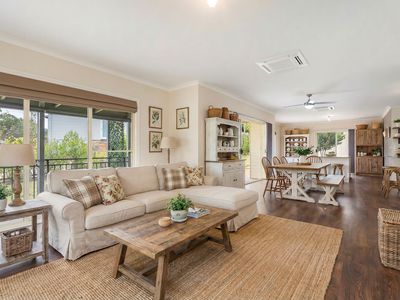 12 MCEVOY LANE, Yackandandah