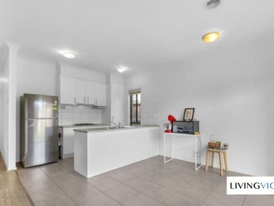 72 Kingsford Drive, Point Cook