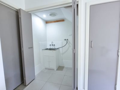 21 / 1 Michel Place, Telina