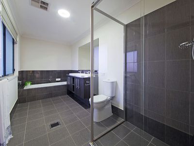 9 Higgs Circuit, Wynnum West