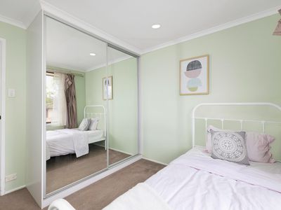 7 Curnow Place, Chisholm