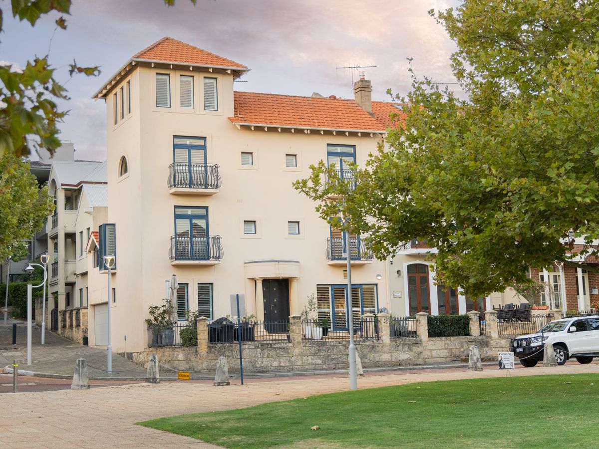 56 Henry Lawson Walk, East Perth