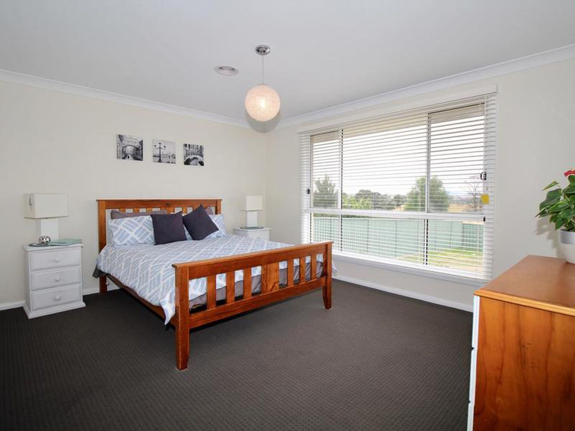 60 James Barnet Drive, Kelso