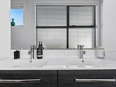 4 Marine Parade, Hobsonville