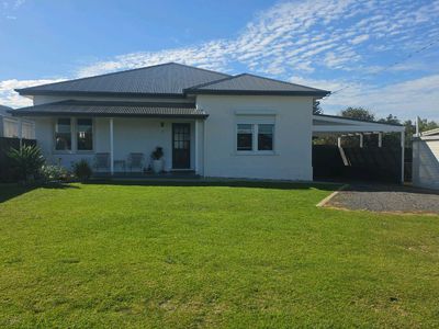 2 Carthew Street, Beachport