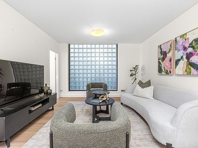 1 / 8 Mounts Bay Road, Crawley