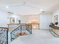 1 Nowingi Close, Eight Mile Plains