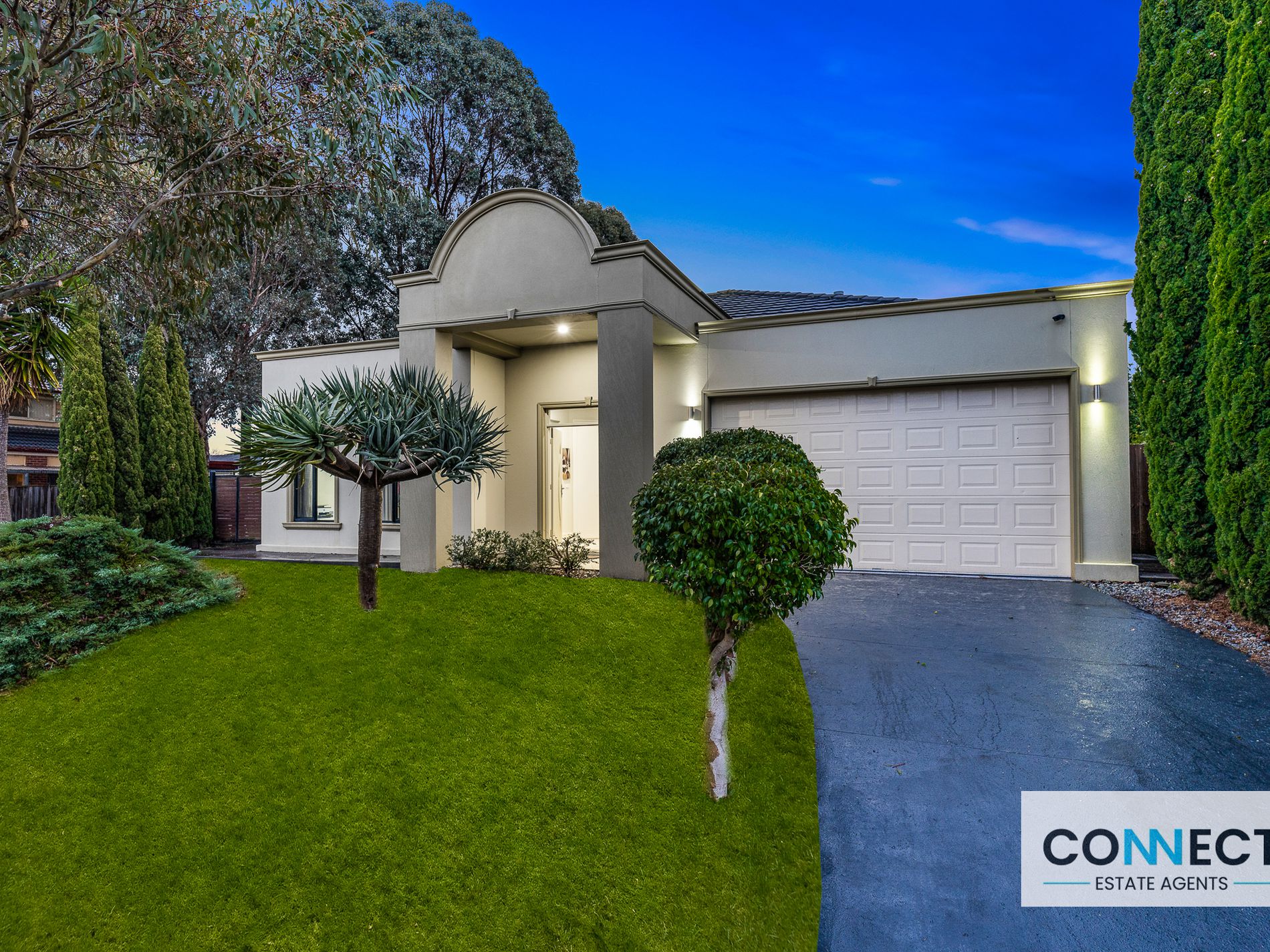 33 Champagne Grove, Narre Warren South
