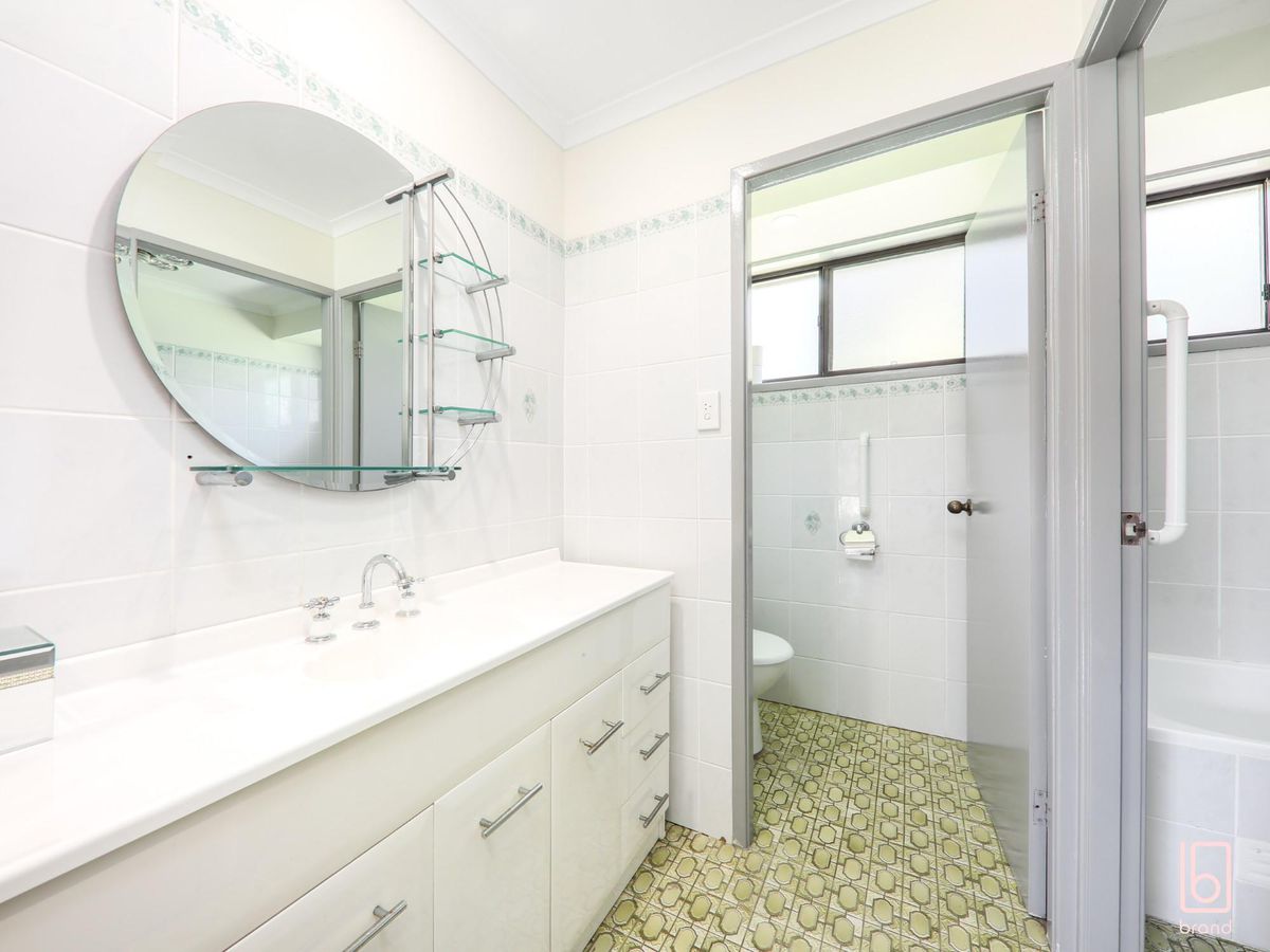 16 Lakeshore Avenue, Kingfisher Shores