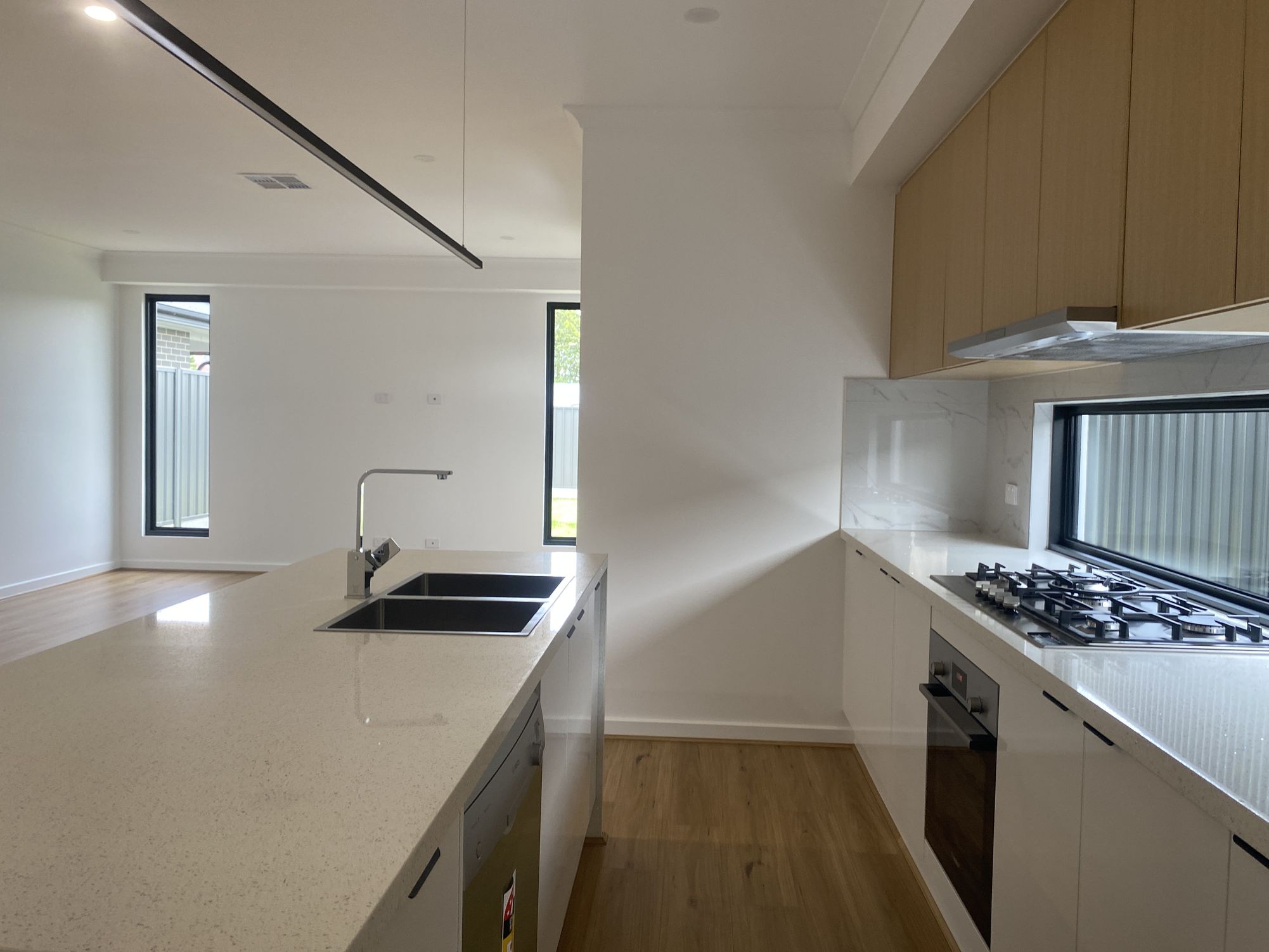 32B Avenue Road, Paradise