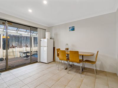 3 / 8 Colin Road, Scarborough