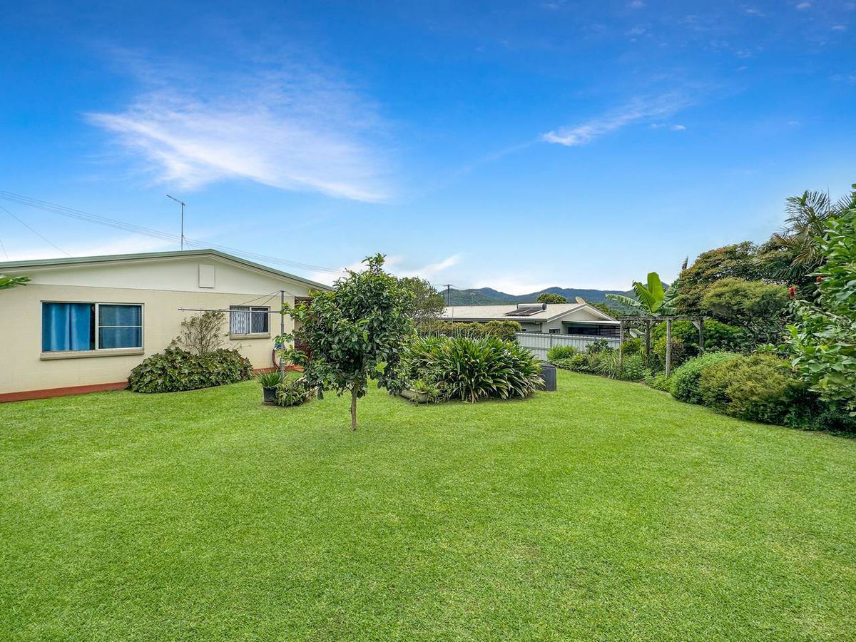 10 Azalea Street, Atherton