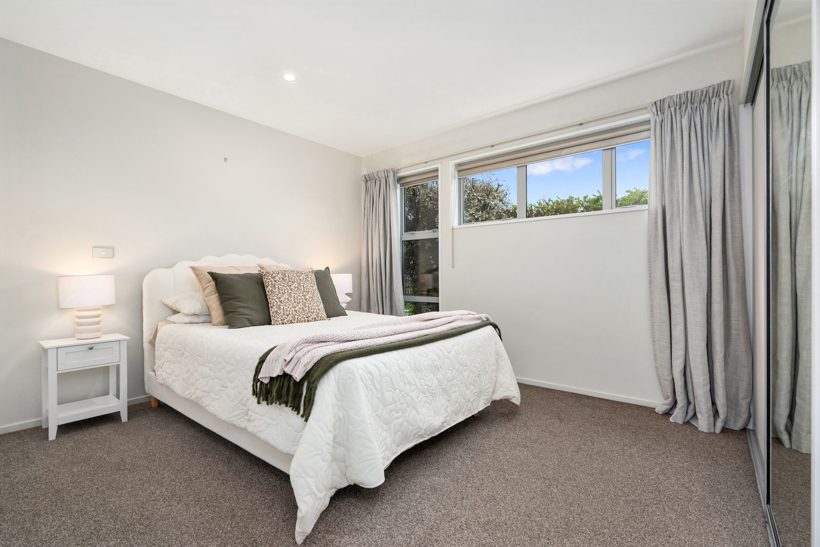 4 / 16 Hamill Road