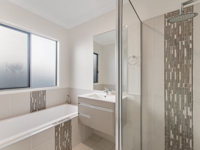 6 Panorama Court, North Ward