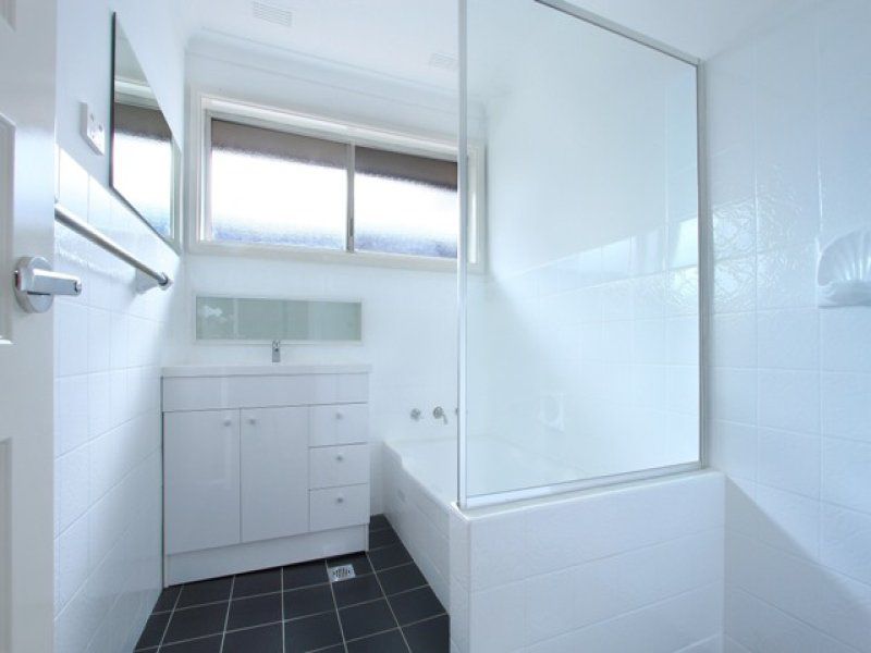 229 Farmborough Road, Farmborough Heights