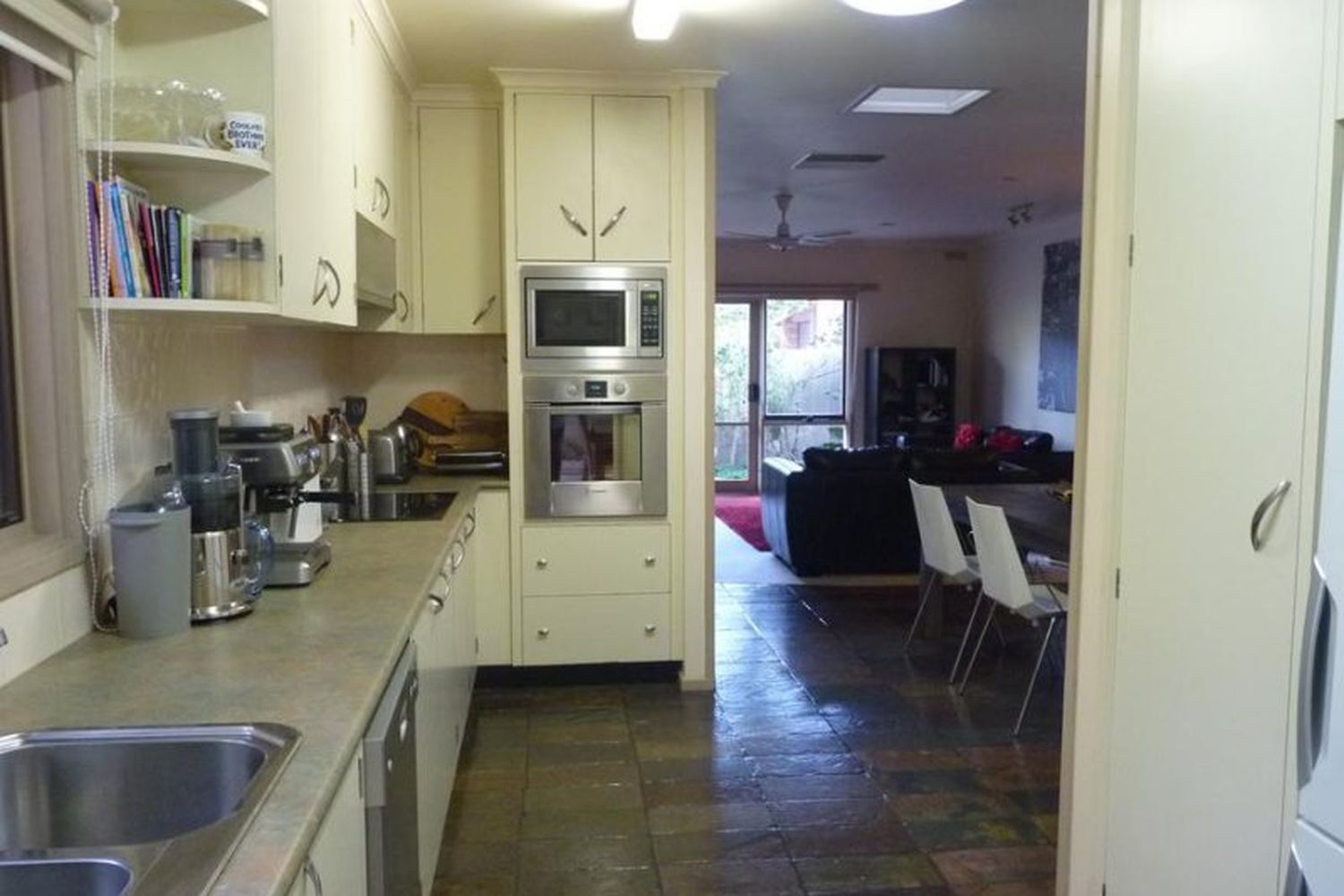 39 Churchill Road, Horsham