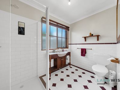 6 Thomas Avenue, Melton South