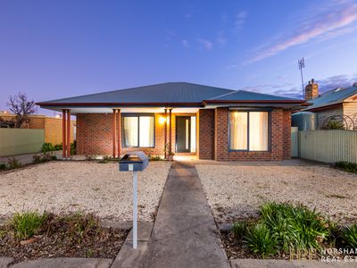1 Harders Street, Horsham