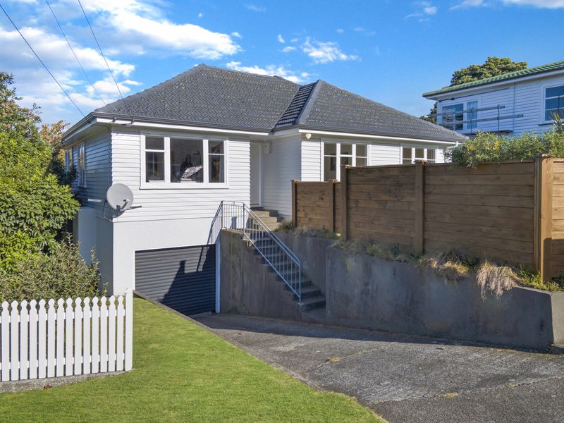 9 Woodstock Terrace, Tawa