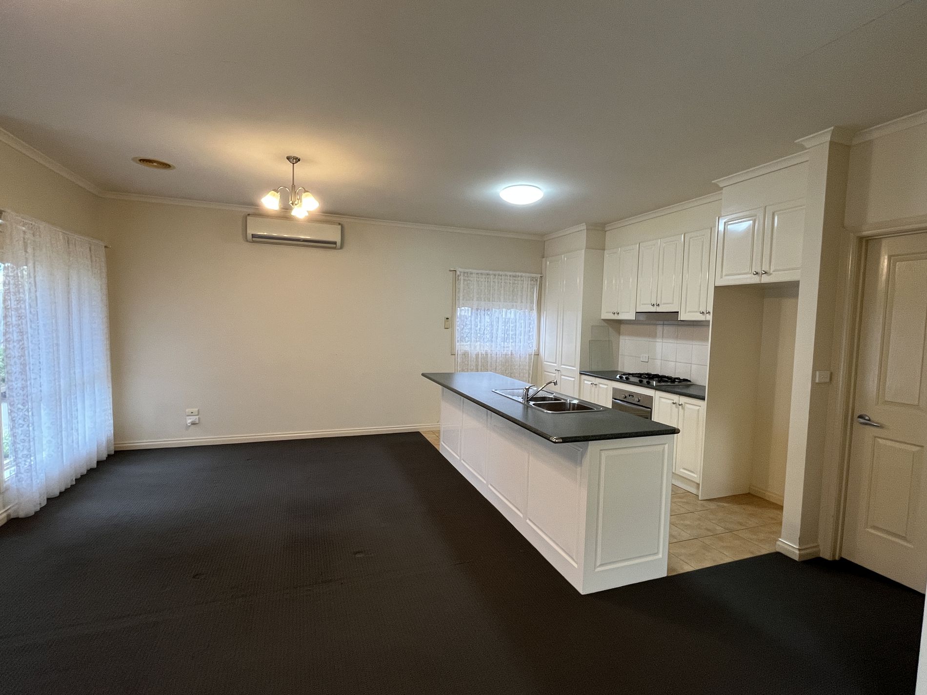 1 / 3 Apex Avenue, Belmont