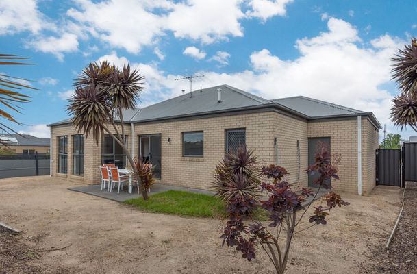 19 Hartow Street, Craigieburn