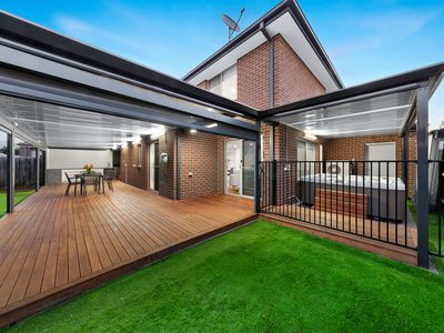 8 Pinnacle Way, Fraser Rise