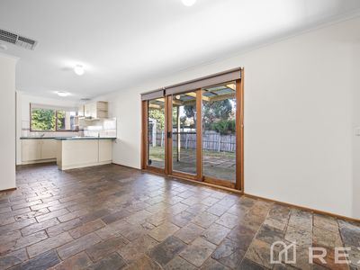 6 Bates Street, Cranbourne West