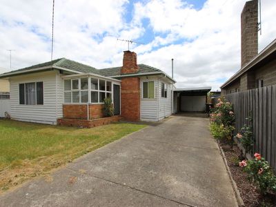 8 Tasman Avenue, Belmont