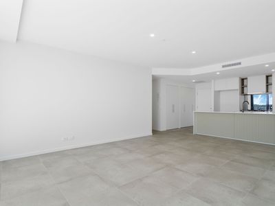 2603 / 10 Sickle Avenue, Hope Island