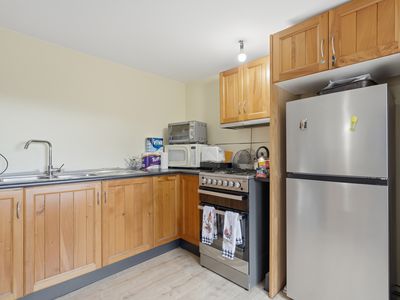 18 Crichton Road, Mount Seymour