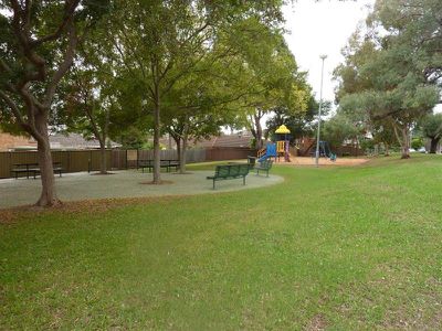 4A Knock Cres, Beverly Hills