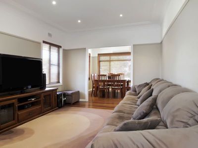 153 Farmborough Road, Farmborough Heights