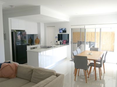 8/3 Leeder Street, Glendalough