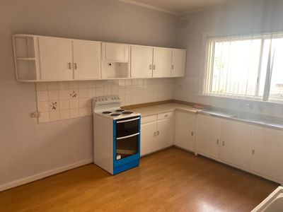1 / 8 Beryl Street, Woodville West