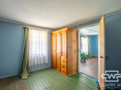 2718 Torrington Road, Torrington