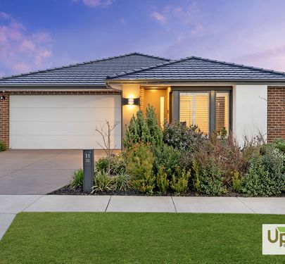 11 Pamir Circuit, Clyde North