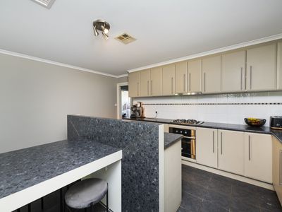 15 Hutchison Circuit, Crestwood