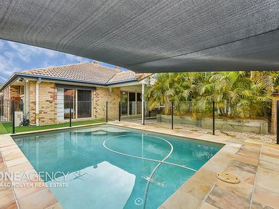 15 Glasshouse Cres, Forest Lake